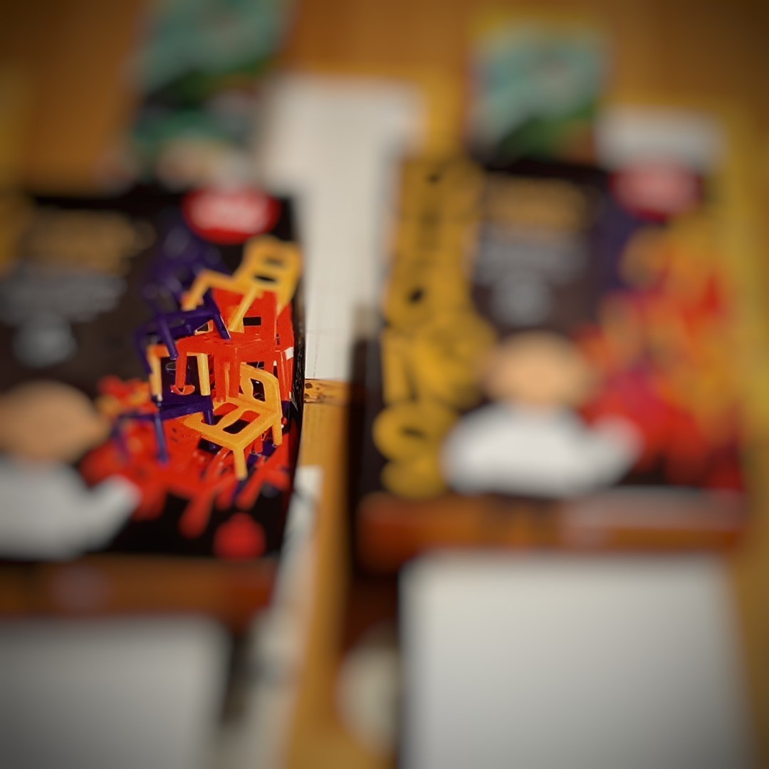 🧐 Sneak Preview!Was mag sich hier hinter dem Pixelmatsch verstecken???Die  für den 'Spiele Nachmittag zu Hause' werden bald an die glücklichen Familien aus Lorup geliefert. Viel Spaß damit #Kolping #Lorup #Emsland #Hümmling